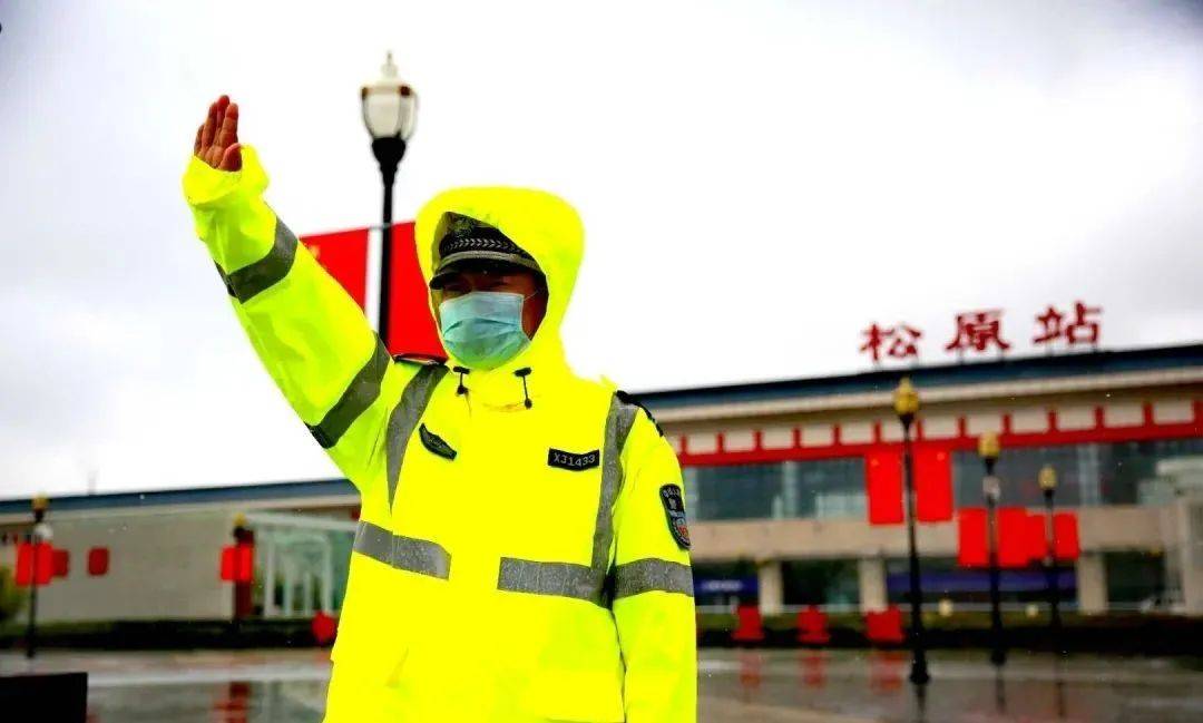 深圳最新台风动态，风雨中的城市坚守与应对